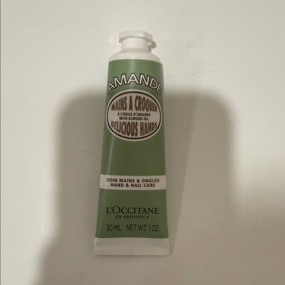 L'OCCITANE Amande Hand & Nail Cream - Green